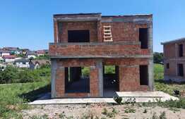 Casa la rosu de 120 mp utili, 600 mp teren, Valea Adanca 