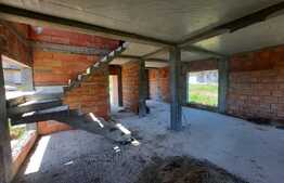 Casa la rosu de 120 mp utili, 600 mp teren, Valea Adanca 