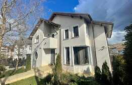 Vila de 6 camere cu vedere spre lac, 274 mp utili, Hlincea