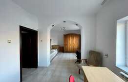 Casa de 311 mp utili, 3 nivele, 862 mp teren, zona Bucium