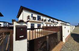 Casa de tip triplex de 108 mp utili, 250 mp teren, Valea Lupului