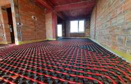 Casa de tip triplex de 108 mp utili, 250 mp teren, Valea Lupului