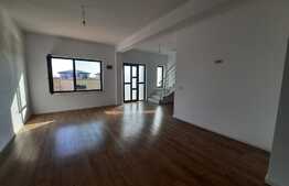 Casa de tip triplex de 108 mp utili, 250 mp teren, Valea Lupului