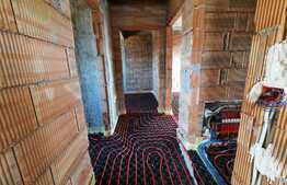 Casa de tip duplex de 108 mp utili, 265 mp teren, Valea Lupului