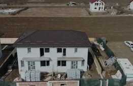 Casa de tip duplex de 108 mp utili, 265 mp teren, Valea Lupului