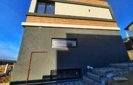 Case premium de 210 mp utili, 550 mp teren, Hlincea