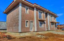 Duplex de 93 mp utili, 250 mp de teren, Valea Adanca