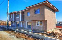 Duplex de 93 mp utili, 250 mp de teren, Valea Adanca