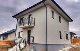 Casa de 5 camere, 120 mp utili, 500 mp de teren, Valea Adanca