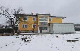 Cladire S+P+E de 401 mp utili, 1300 mp de teren, Schitu Duca