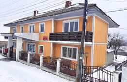 Cladire S+P+E de 401 mp utili, 1300 mp de teren, Schitu Duca