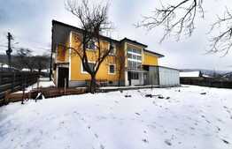 Cladire cu 25 de camere, 401 mp utili, 1300 mp teren, zona Schitu Duca
