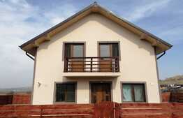 Casa de 4 camere, 100 mp utili, 425 mp de teren, Letcani