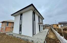 Casa de 4 camere, 118 mp utili, teren de 400 mp, Miroslava