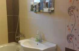 Apartament de 3 camere, 65 mp, zona Nicolina