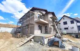 Casa de 4 camere, 450 mp de teren, iesire la asfalt, Valea Adanca