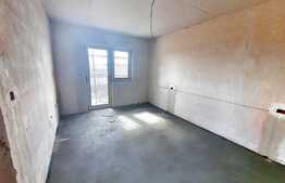 Casa de 4 camere, 450 mp de teren, iesire la asfalt, Valea Adanca