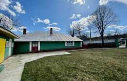 Casa batraneasca cu anexe, 1000 mp teren, sat Bogdanesti