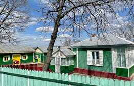 Casa batraneasca cu anexe, 1000 mp teren, sat Bogdanesti