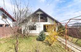 Casa cu 5 camere de 125 mp, 500 mp de teren, canalizare, Holboca