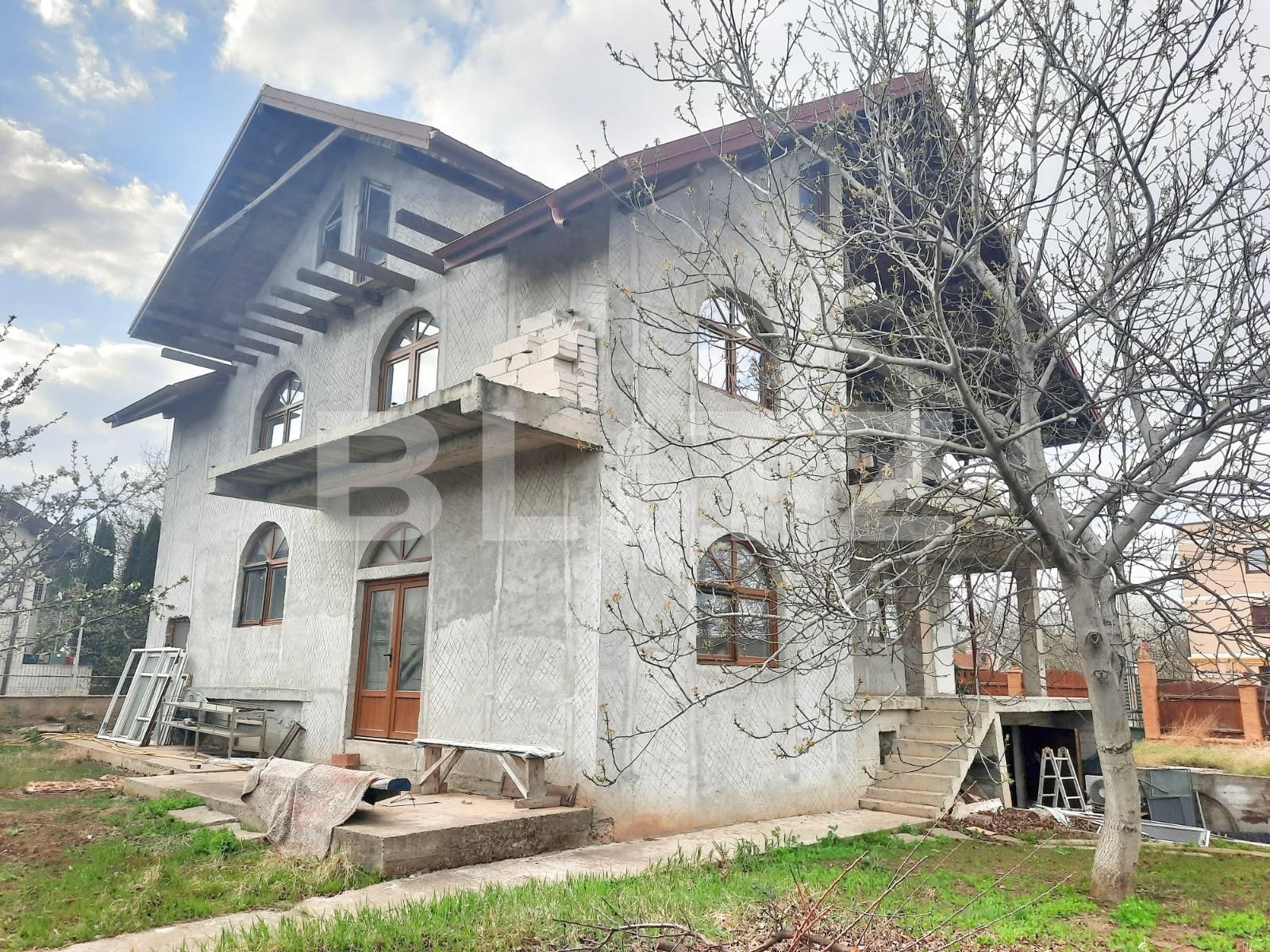 Casa D+P+E de 197 mp, 1250 mp de teren, Miroslava