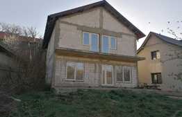 Casa la rosu, 160 mp, Profi Valea Lupului