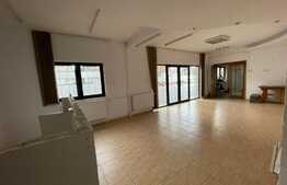 Cladire ultracentrala 325mp utili, 9 camere, garaj