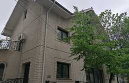 Cladire ultracentrala 325mp utili, 9 camere, garaj