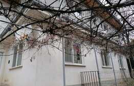 Casa  4 camere, 267 mp, Zona Dancu