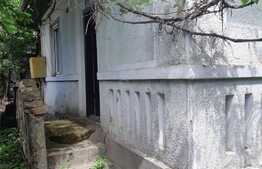 Casa cu 7 camere, 144 mp, zona Targu Cucu