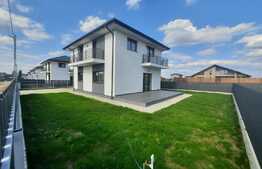 Casa de 4 camere, curte cu gazon, 500 mp de teren, Vorovesti