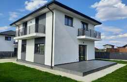 Casa de 4 camere, curte cu gazon, 500 mp de teren, Vorovesti