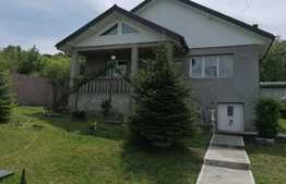 Casa 3 camere, mobilata,utilata, locatie deosebita,Tomesti