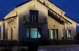 Vila 7 camere, 220 mp, teren 2700 mp, zona Pascani