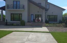 Vila 7 camere, 220 mp, teren 2700 mp, zona Pascani