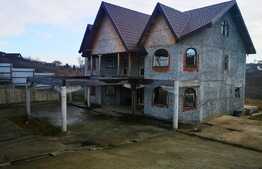 Casa 7 camere, 318 mp, teren 1.775 mp, zona Miroslava