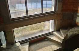 Casa 7 camere, 318 mp, teren 1.775 mp, zona Miroslava