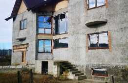 Casa 7 camere, 318 mp, teren 1.775 mp, zona Miroslava