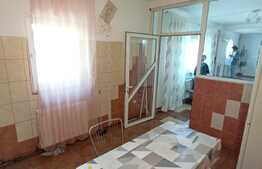 Apartament cu 2 camere decomandate, 100 mp, 2 parcari, zona st. Padurii