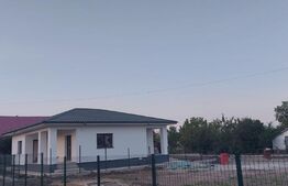 Casa 3 camere, 105 mp, teren 480 mp, canalizare, Holboca