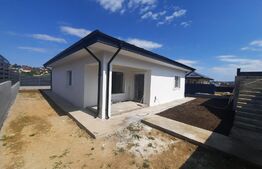 Casa de 4 camere de 122 mp, teren de 500 mp, Valea Adanca