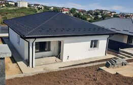 Casa de 4 camere de 122 mp, teren de 500 mp, Valea Adanca