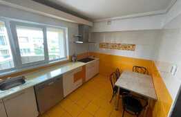 Apartament de 2 camere, decomandat, 69 mp, zona Canta