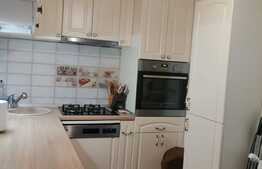 Casa de 3 camere, 85 mp, loc de parcare, situata la asfalt in Valea Adanca