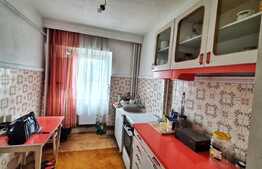 Apartament 3 camere, 62 mp, decomandat, zona Centrala