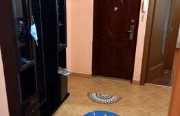 Apartament de 2 camere, decomandat, 56 mp, zona Nicolina 1