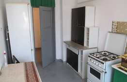 Apartament de 4 camere, decomandat, 100mp, cartier Nicolina