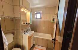 Apartament de 3 camere, 75mp, decomandat, zona Dacia Bicaz