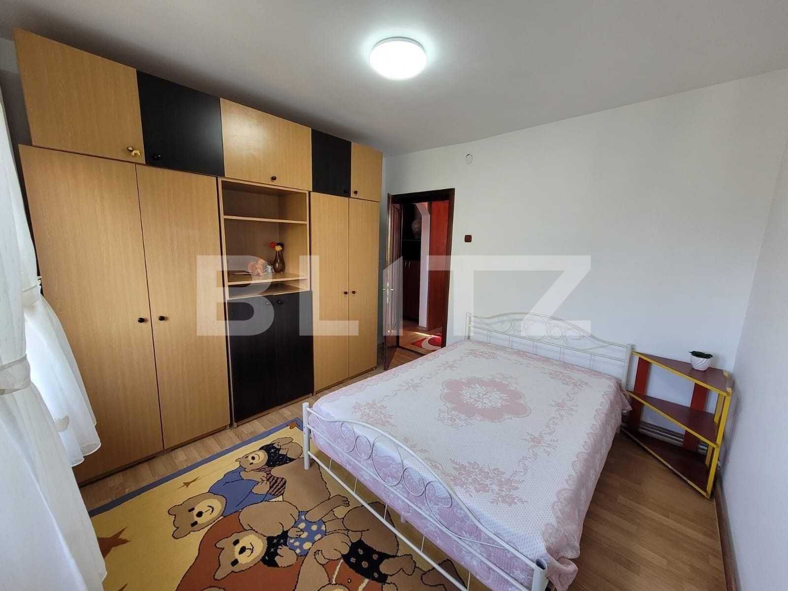 Apartament de 3 camere, 75mp, decomandat, zona Dacia Bicaz