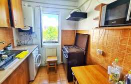 Apartament 3 camere, semidecomandat, 62mp, zona Podu Ros